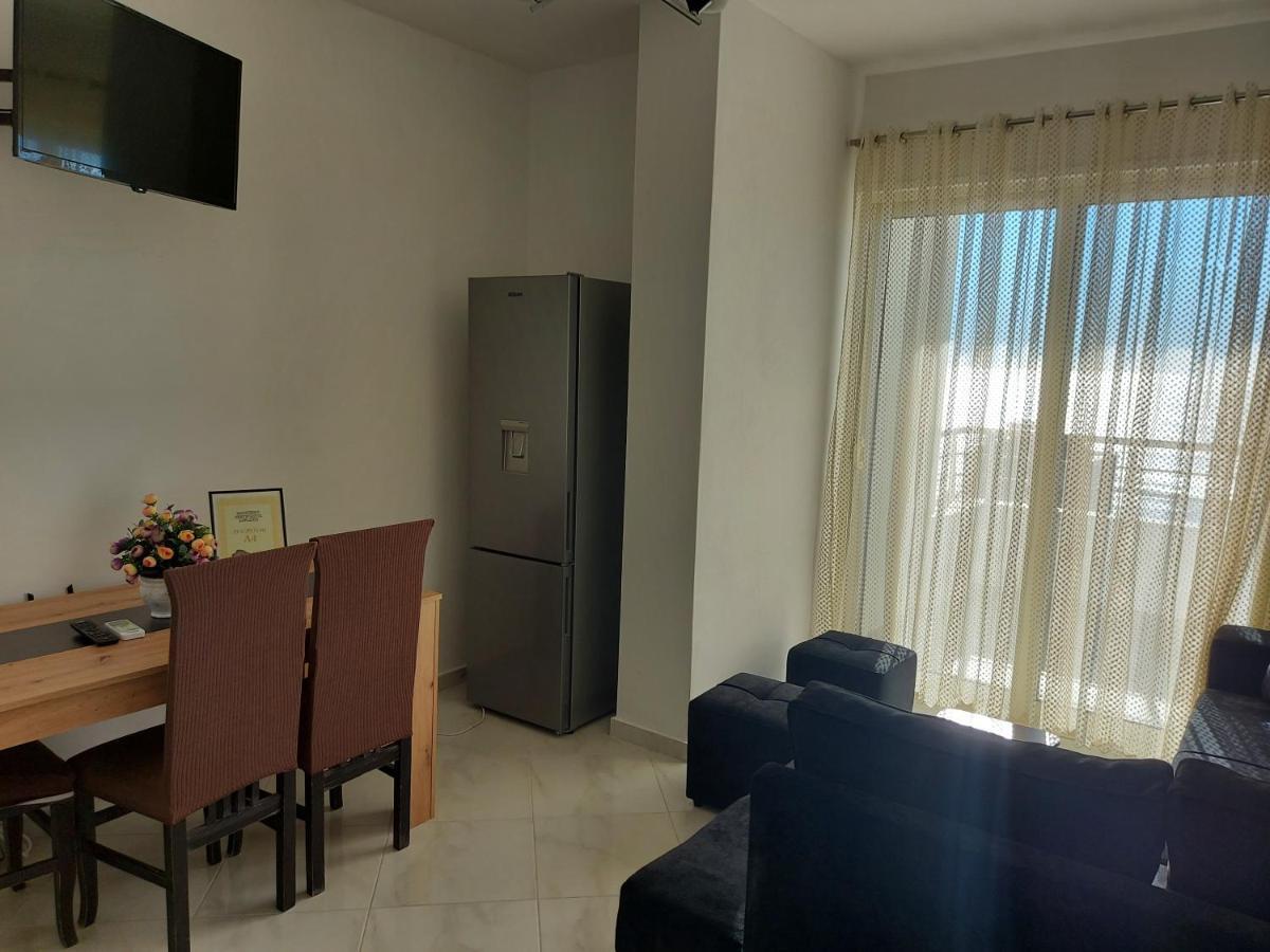 Bral Apartment 7 - Two-Bedroom With Seaview Durres Ngoại thất bức ảnh